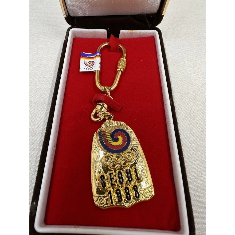 Official Seoul 1988 Olympic Games Gold Tone Keychain w/ Box SLOOC Licensed Korea